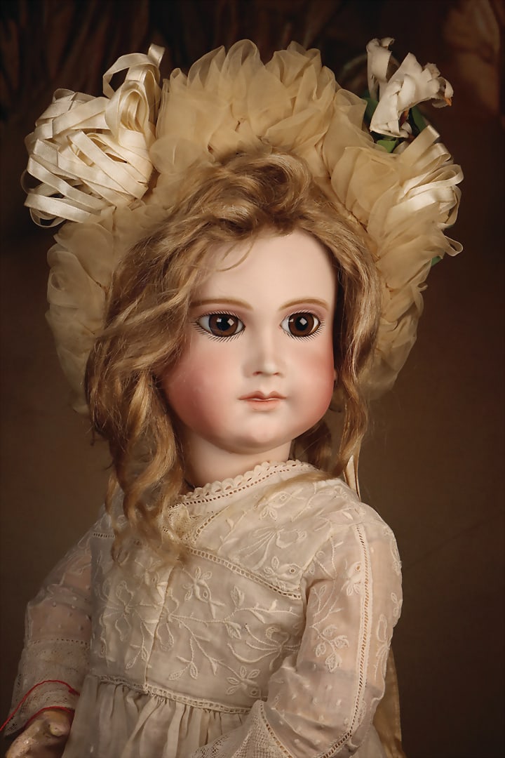 SCHMITT ET FILS Expressive French Bébé by Schmitt et Fils Cookie porcelain crank head, (1 of 9)