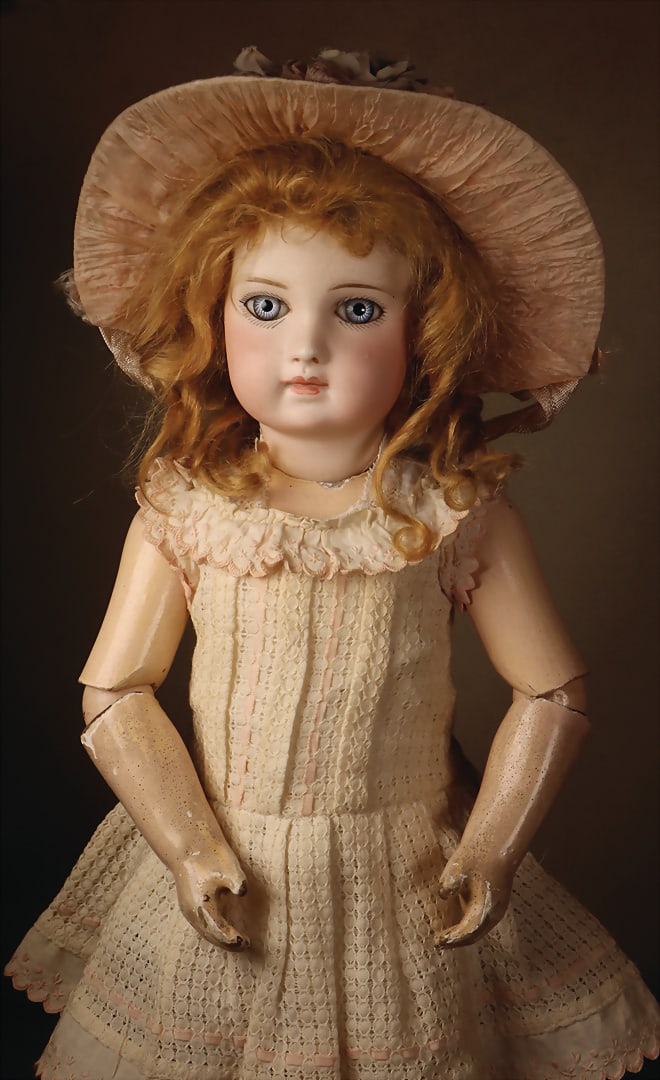 EMILE JUMEAU beautiful French Bébé by Jumeau, portrait Jumeau in cabinet size bisque (1 of 9)