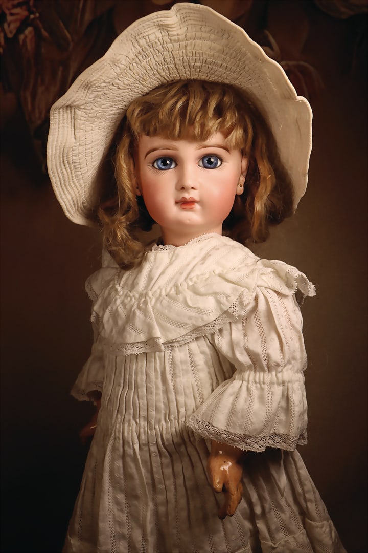 EMILE JUMEAU special French Bébé by Jumeau, in rare incised marking Déposé (1 of 9)