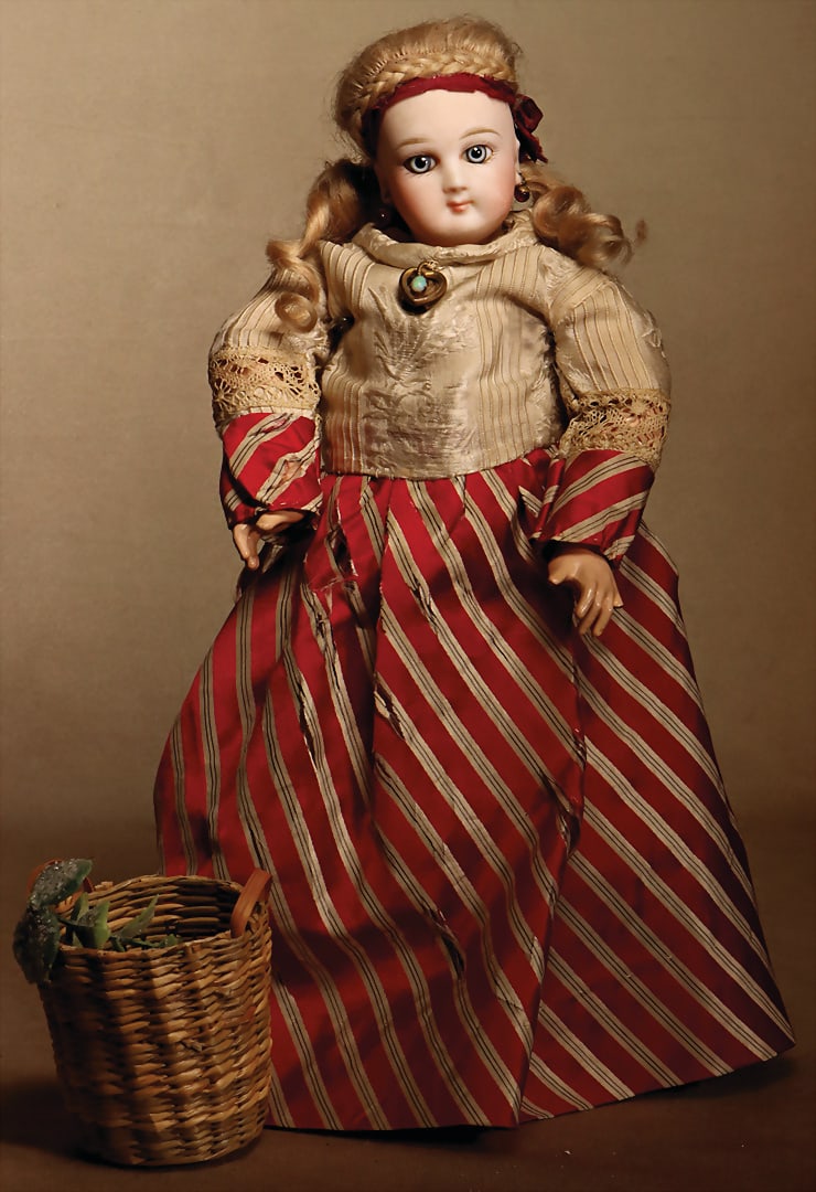 porcelain head doll, 28 cm, firmly attached, blue glass eyes, closed mouth, pierced ears, on French (1 of 3)