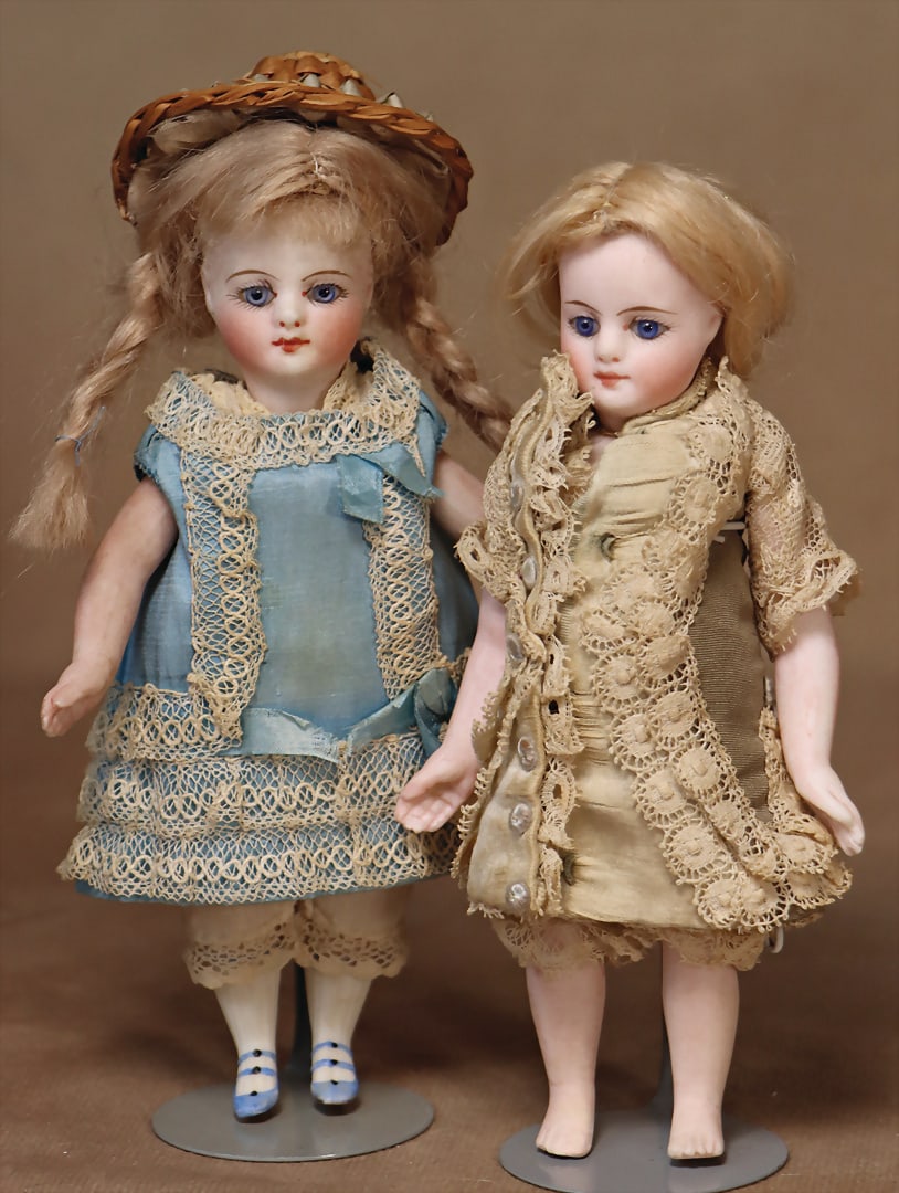 2 fine French mignonettes, c. 1882, very light bisque porcelain head, blue firmly inserted, glass (1 of 2)