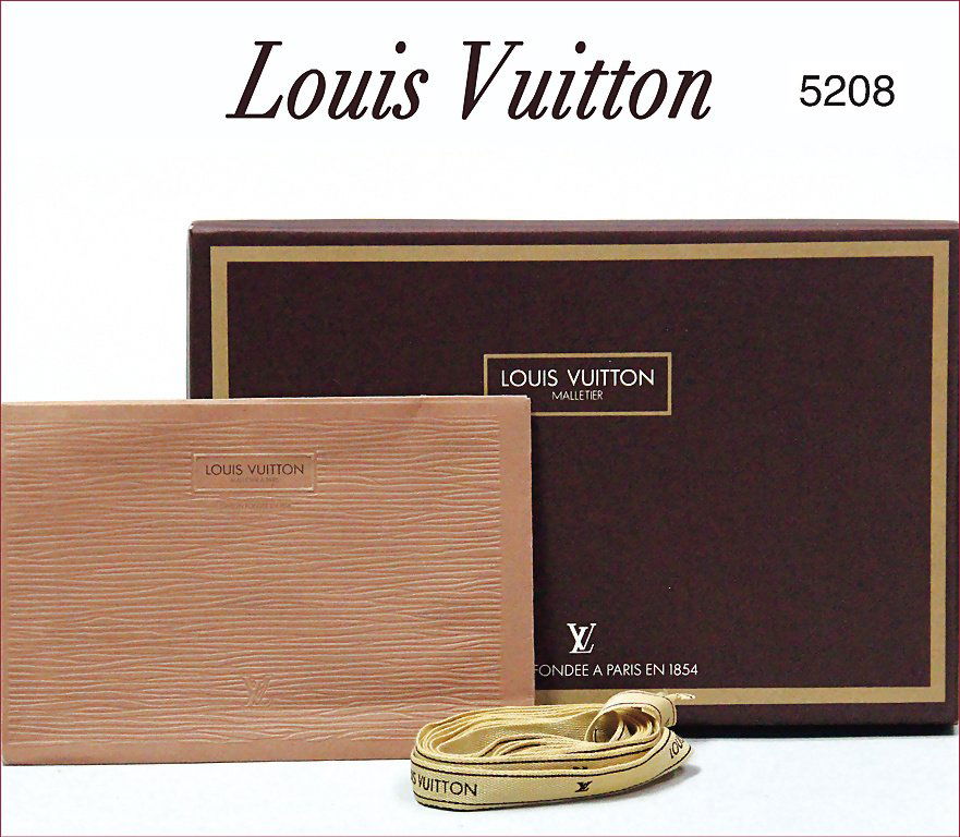 Louis Vuitton Box, Maison Fondée À Paris En 1854, With