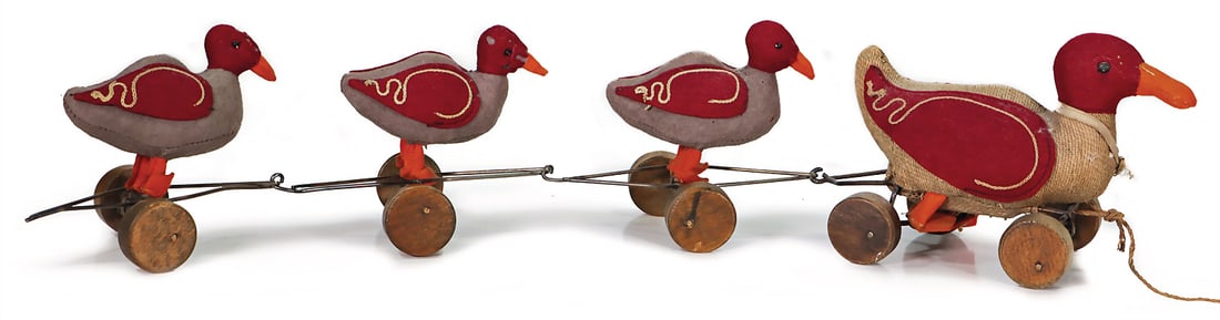 STEIFF extremely rare version of a duck chain family, made around 1919, previously unknown with (1 of 5)