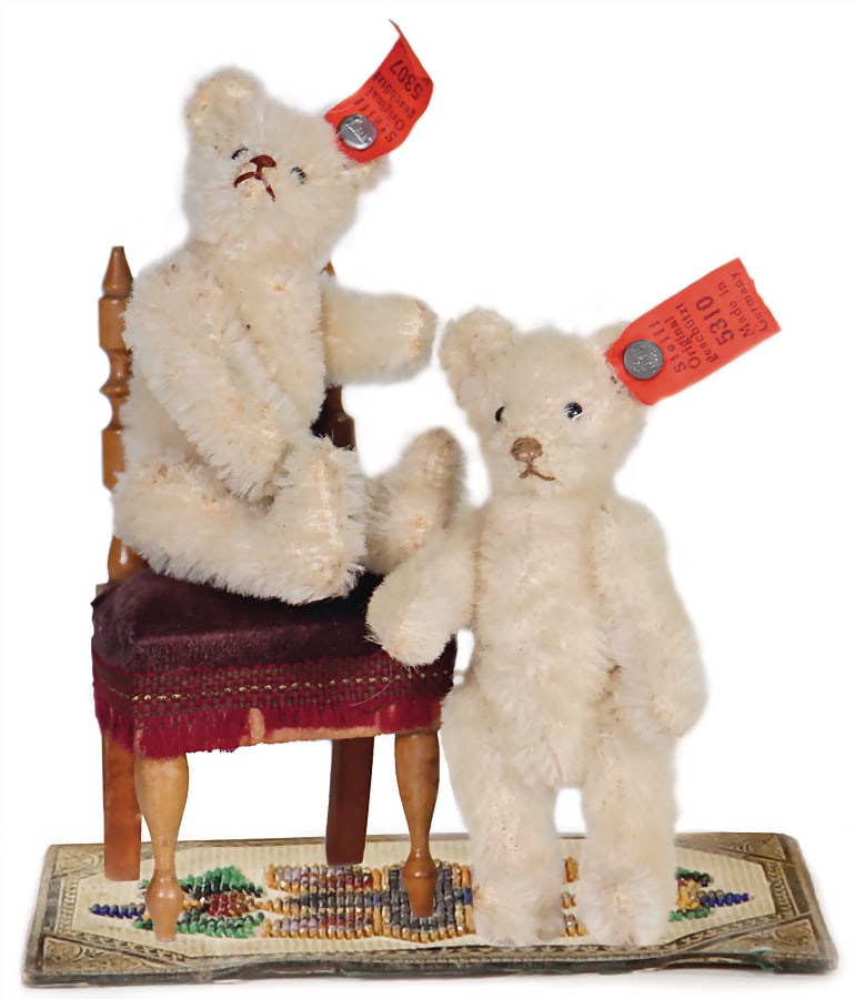 STEIFF white teddy bear pair, with red flag, produced 1912-1933, 10 cm, with button & red flag: (1 of 3)