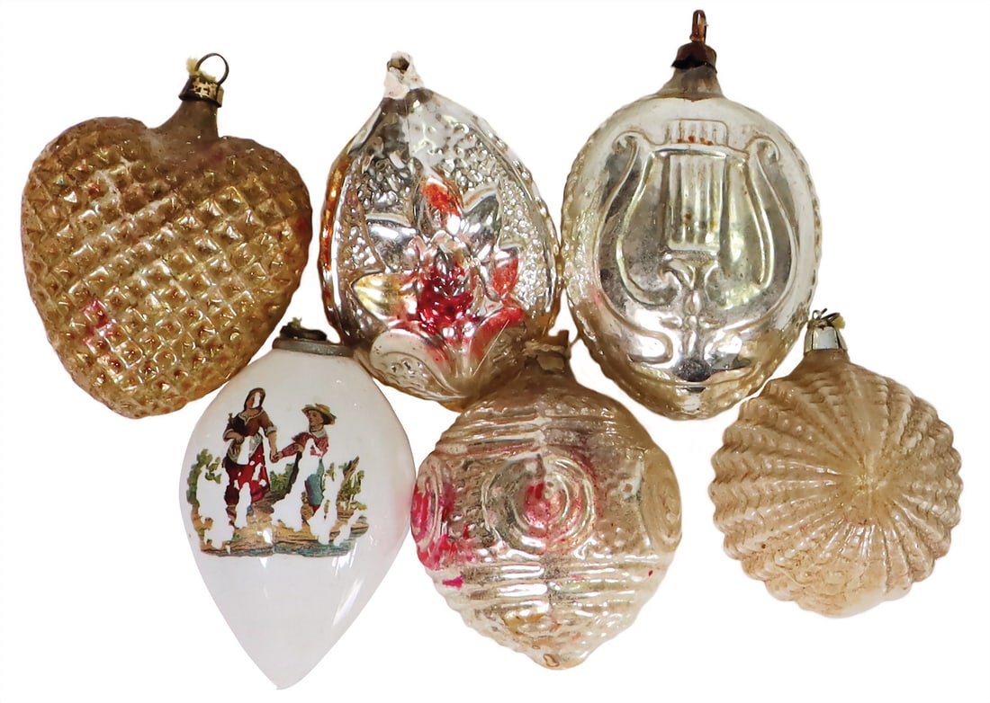 Christmas tree ornaments: ball with flower, heart, ball with harp, 1 Biedermeier ball, painted, (1 of 1)