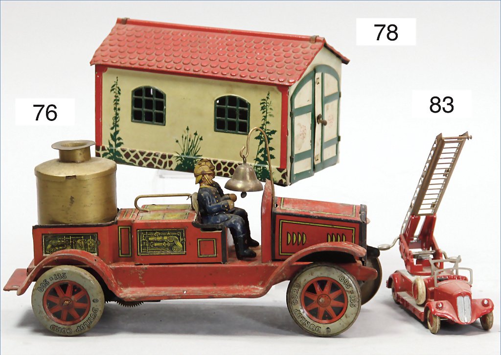 TIPP & CO., fire engine, lithographed tin, pre-war era,: TIPP & CO., fire engine, lithographed tin, pre-war era, 24 cm, stronger used, the scratches on the paintwork are caused of old age, clock mechanism is faulty, 1 driver figure is missing German Descrip