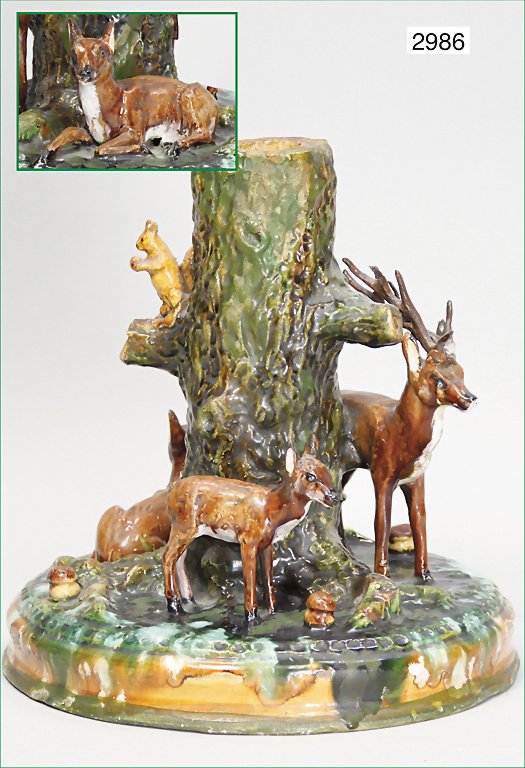 Christmas tree stand, mass, forest scene with stag,: Christmas tree stand, mass, forest scene with stag, deer, squirrel, mushrooms, 33 cm tall, with a diameter of 31 cm German Description Christbaumständer, Masse, Waldszene mit Hirsch, Reh, Eichhörnch