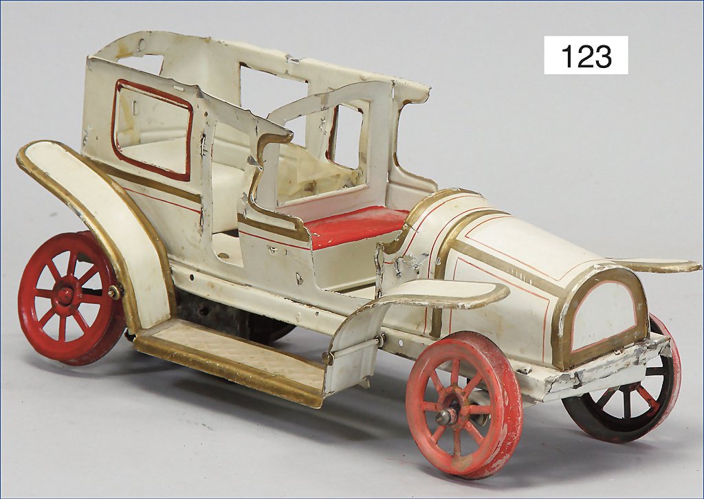 GÜNTHERMANN, landaulette, handpaintedtin, 25 cm,: GÜNTHERMANN, landaulette, handpaintedtin, 25 cm, original condition, for restoring, pieces are missing German Description GÜNTHERMANN Landaulette, Blech handlackiert, 25 cm, Orig.-Zust., zum restaur