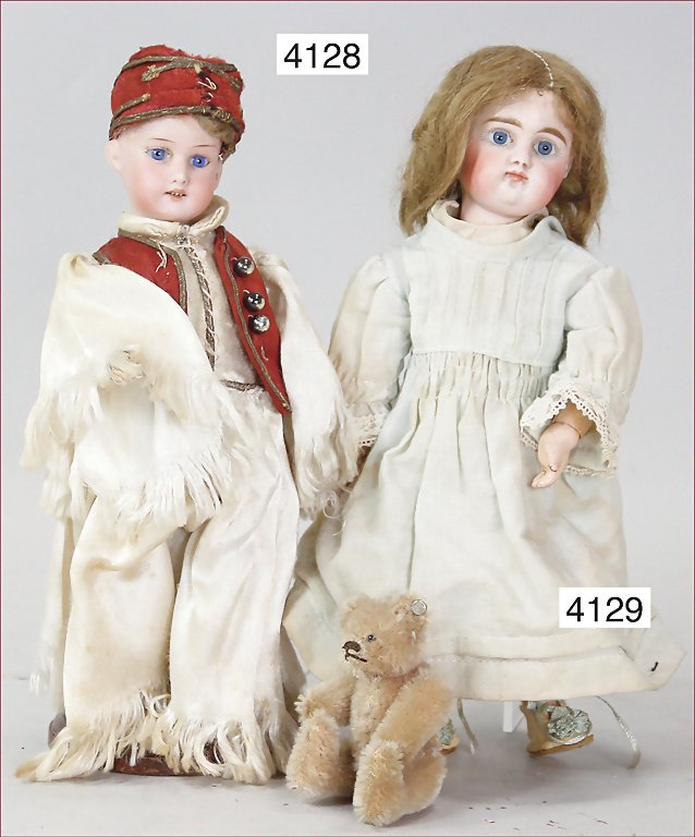 bisque socket head, blue fix inset glass eyes, closed: bisque socket head, blue fix inset glass eyes, closed mouth, fix glued on mohair wig, head was glued, no visible mark in the neck, jointed body, c. 23 cm German Description Biskuitporzellan-Kurbelkopf