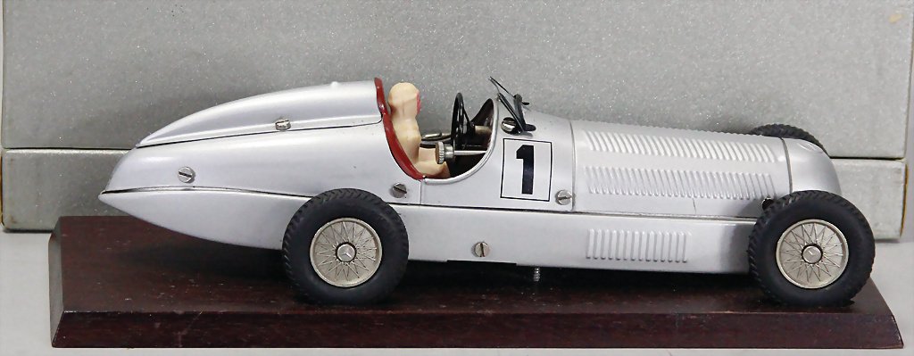 MÄRKLIN Baukasten-Auto, Rennwagen, Blech, 27,5 cm,: MÄRKLIN Baukasten-Auto, Rennwagen, Blech, 27,5 cm, Replika, neuwertig, Orig.-Kart.