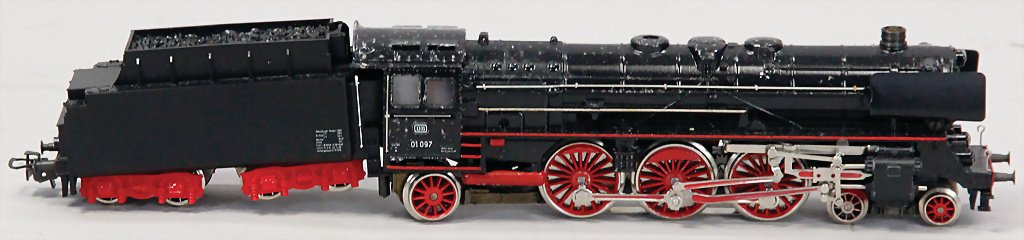 MÄRKLIN H0, Baureihe 01, Schnellzug, Schlepptenderlok,: MÄRKLIN H0, Baureihe 01, Schnellzug, Schlepptenderlok, 2C1, bespielt, wohl 1 x überstrichen