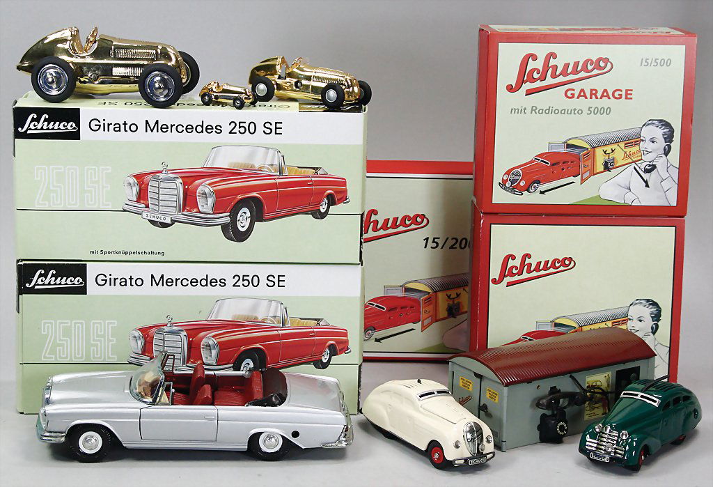 SCHUCO Konv. Replika, Millennium Set 01952, 2000 Stück,: SCHUCO Konv. Replika, Millennium Set 01952, 2000 Stück, 1999, Girato Mercedes 250 SE, mit Sportknüppelschaltung, schwarz u. silber, Schuco Garage, mit Kommando Magico 01073, Schuco Auto Garage, mit