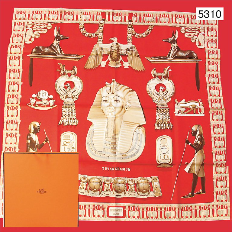 HERMÈS Seidenhalstuch, 1976 Paris, Aufschrift: HERMÈS Seidenhalstuch, 1976 Paris, Aufschrift "Tutankhamun", designed by Vladimir Rybaltchenko, ägyptisches Bild, schöne kräftige Farben, 90 x 90 cm, 100% Seide, im Orig.-Kart., neuwertiger Orig.-