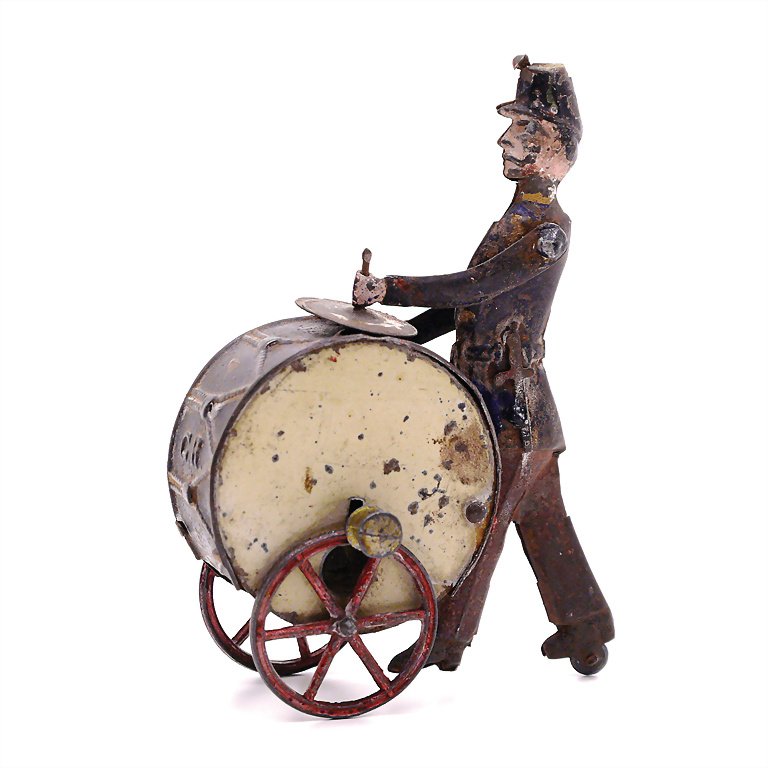 Rossignol, Charles, soldier with tympano and cymbals,: Rossignol, Charles, soldier with tympano and cymbals, "C.R.", France, Paris, around 1910, handpainted sheet metal, measurements: 90 x 62 x 35 mm, moderate general condition, strongly used, sword is br