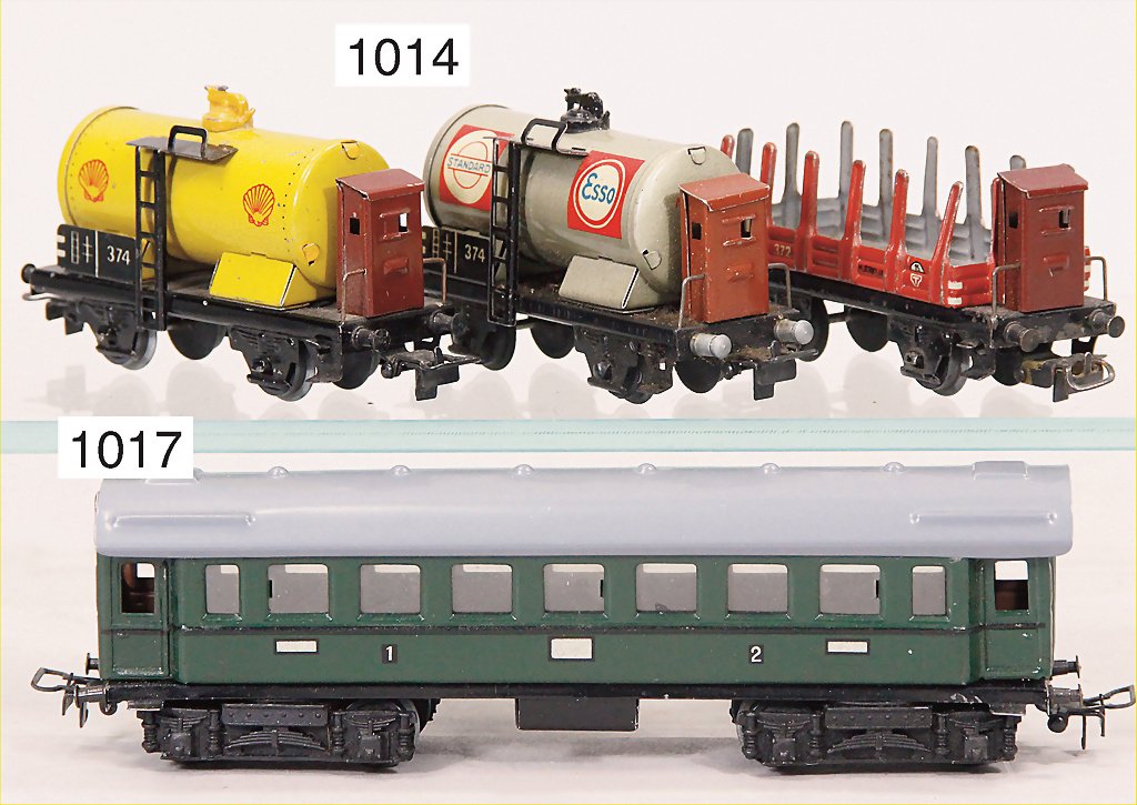 Märklin H0, 4-axled passenger coach, first and second: Märklin H0, 4-axled passenger coach, first and second class, very good condition German Description MÄRKLIN H0, 4-achisger Personenwagen, 1. u. 2. Klasse, sehr guter Zust.