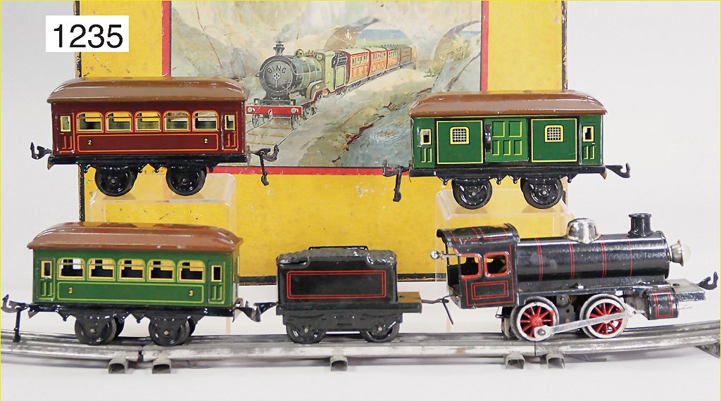 BING steam locomotive with separate tender B,: BING steam locomotive with separate tender B, electrical version, track 0, 2 passenger coaches, 1 freight waggon, in original box, with rail straps material, multicolored lithographed cover picture, v