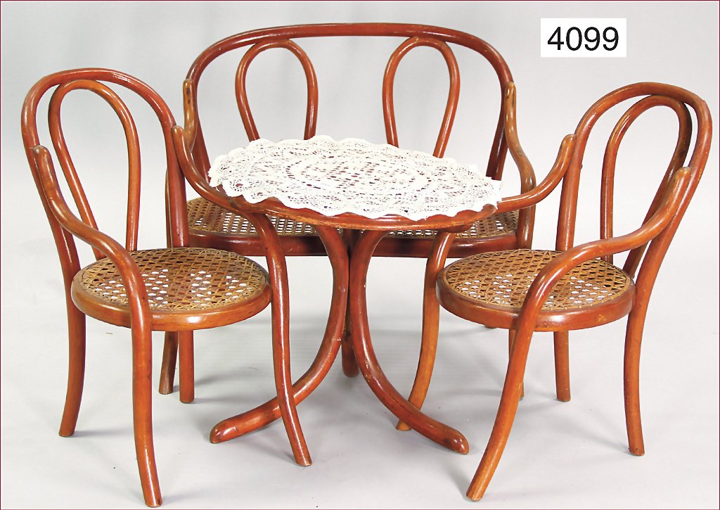 THONET living-room suite, c. 1910, bench, 36 cm wide,: THONET living-room suite, c. 1910, bench, 36 cm wide, 33.5 cm tall, 1 table with a diameter of 25.5 cm, 2 chairs, nice doll decoration, for c. 45 cm dolls German Description THONET Sitzgruppe, ca. 191