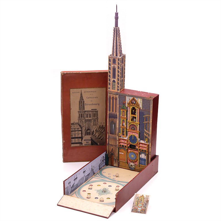 L‘Horloge astronomique de la Cathédrale de Strasbourg.: L‘Horloge astronomique de la Cathédrale de Strasbourg. Nouveau Jeu de Société, game, the astronomical clock of Münster in Strassburg, 1890 - 1900, 1170 x 370 x 695 mm, unusual, very decorative, 