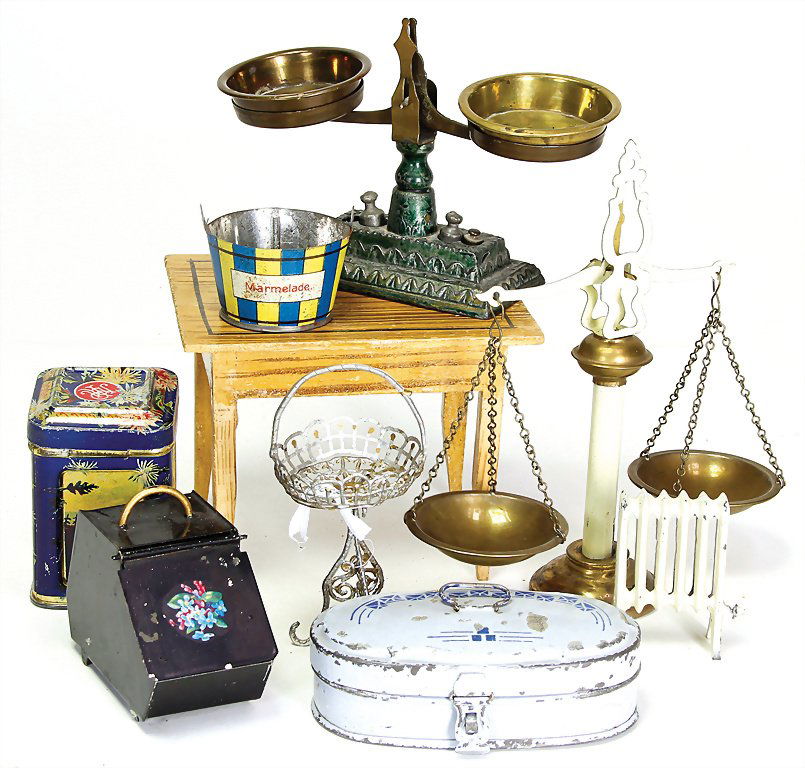 doll kitchen accessories, 2 balances, bellows, bread: doll kitchen accessories, 2 balances, bellows, bread box, children's money, 1 table, around 1900 German Description Puppenküchen Zubehör, 2 Waagen, Blasebalg, Brotdose, Kindergeld, 1 Tisch, um 1900
