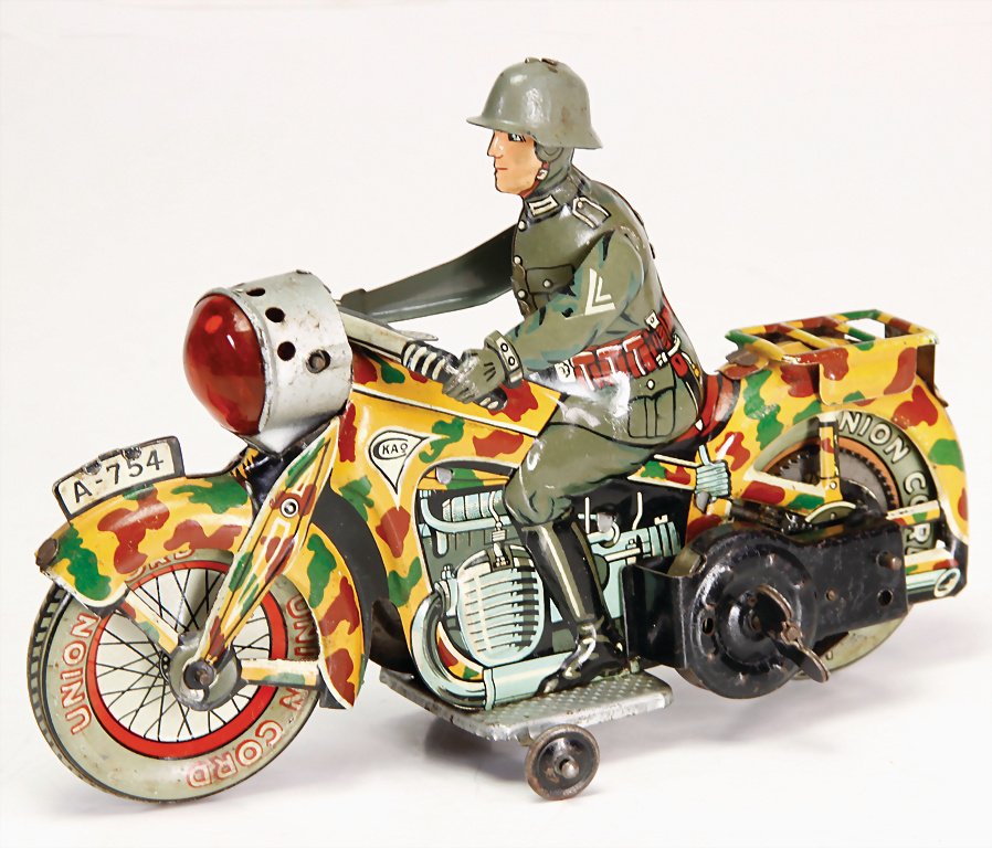 CKO A754 Kellermann, motorbike with headlight, military: CKO A754 Kellermann, motorbike with headlight, military design, figure without gun, clock mechanism is intact, good condition, 19.5 cm German Description CKO A754 Kellermann, Scheinwerfer-Motorrad, Mi