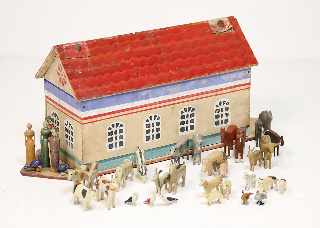 ERZGEBIRGE Noah`s ark, 42 cm, wood colored, with family: ERZGEBIRGE Noah`s ark, 42 cm, wood colored, with family Noah, some animals German Description ERZGEBIRGE Brettarche, 42 cm, Holz farbig gefasst, mit Familie Noah, einige Reifentiere