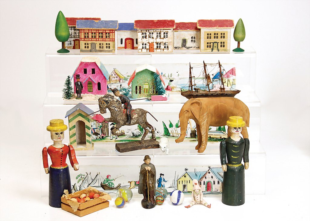 mixed lot wooden toys, partially Erzgebirge, houses,: mixed lot wooden toys, partially Erzgebirge, houses, height 5-6 cm, small attendant house, 2 wooden dolls, 15.5 cm, elephant, wood carved, lineol rider in bad condition, some glass pictures, marbles,