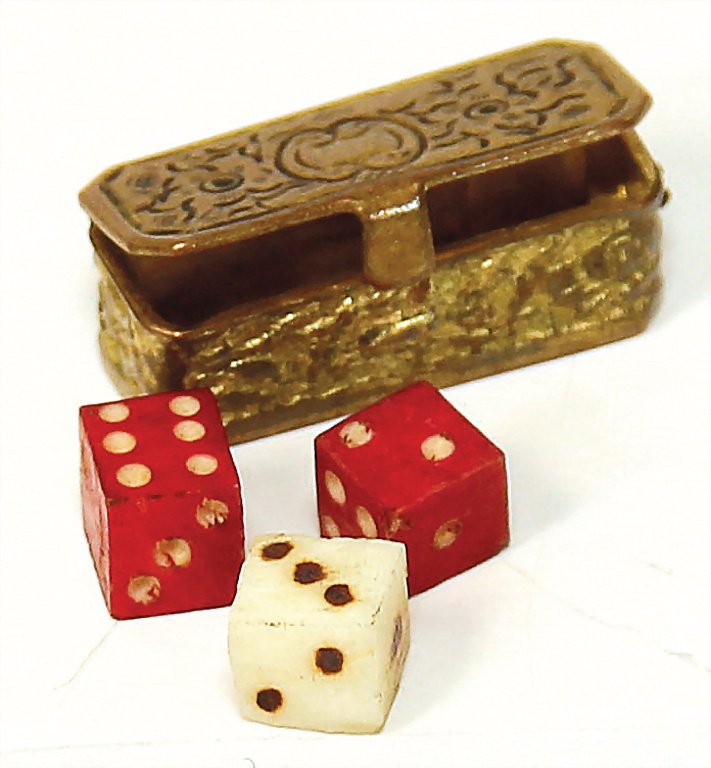 small exceptional cube casket, brass/sheet metal, 1.5: small exceptional cube casket, brass/sheet metal, 1.5 cm, for the game of dice in the dollhouse, with 3 dice, filigree produced, c. 1860 German Description kl. außergew. Würfelschatulle, Messing/Ble
