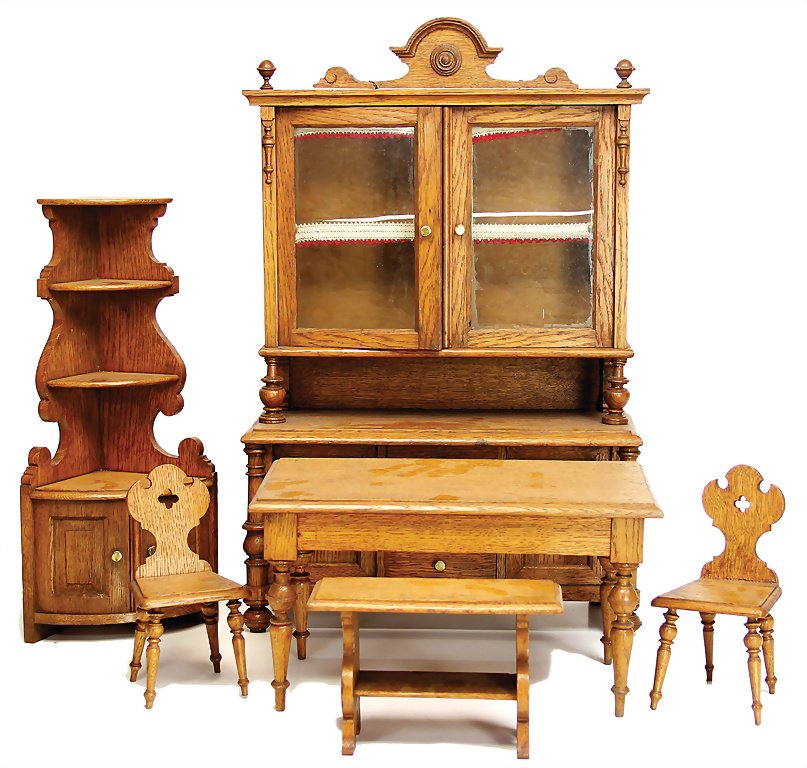 set of kitchen furniture, cupboard, heigth : 48 cm,: set of kitchen furniture, cupboard, heigth : 48 cm, table, corner cupboard, 37 cm, 2 chairs, a nice doll decoration German Description Küchenmöbelset, Schrank, H: 48 cm, Tisch, Eckschrank, 37 cm, 2