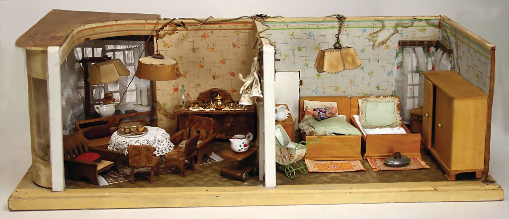 2-tlg. Puppenstube, mit halbrundem Fenster, (1 of 1)