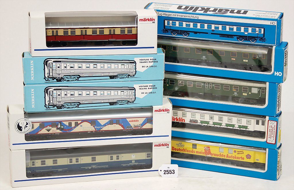 MÄRKLIN Konv. bestehend aus 10 Personenwagen, H0,: MÄRKLIN Konv. bestehend aus 10 Personenwagen, H0, 4-Achsig, guter-neuwertiger Zust., im Orig.-Kart., diverse Nummern wie 4145, 4280