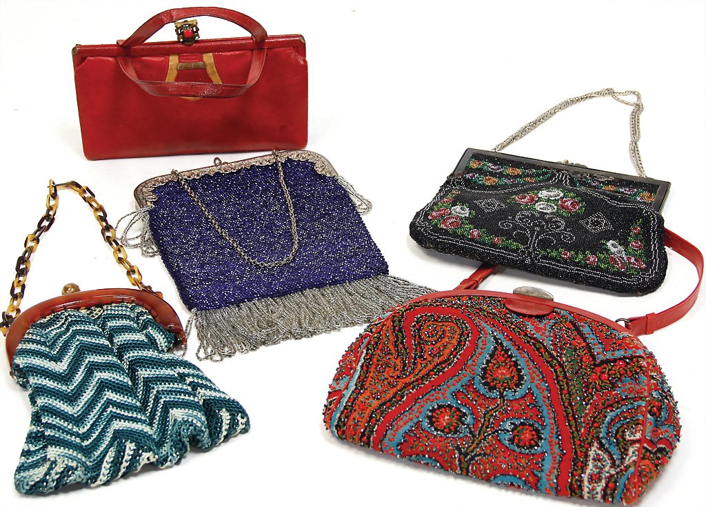 5 Damenhandtaschen, untersch. Alter, mit Perlen (1 of 1)