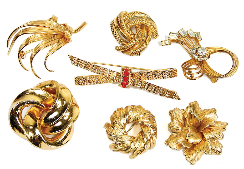 GROSSE Konv. Damenbroschen, 7 tlg., goldfarben, guter: GROSSE Konv. Damenbroschen, 7 tlg., goldfarben, guter Zust.
