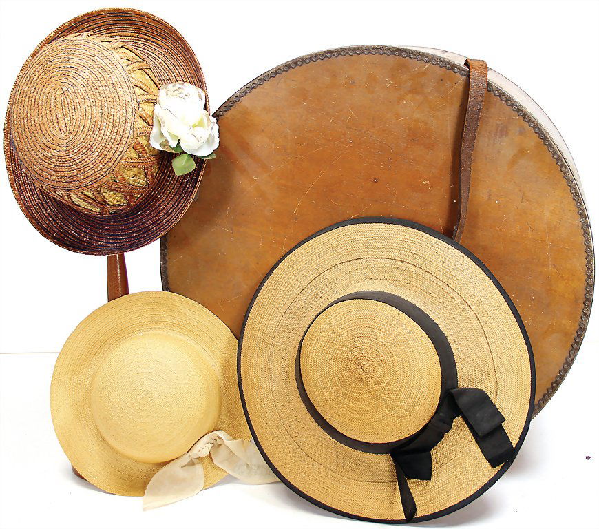 3 Damenhüte, holzgeflochten, 1x mit schwarzem Band und (1 of 1)