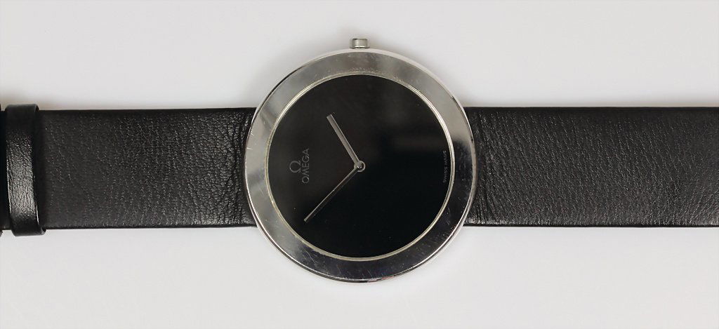 Damenarmbanduhr, OMEGA ART COLLECTION von 1987.,Edition: Damenarmbanduhr, OMEGA ART COLLECTION von 1987.,Edition Richard Paul Lohse, Limitiert auf 999 Stück, hier A 861, Weißgold 750/000, Boden 4-fach verschraubt, ETA Kal. 255/431, original Lederband mit