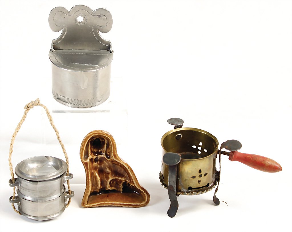 mixed lot of doll kitchen parts, for early kitchen, (1 of 1)