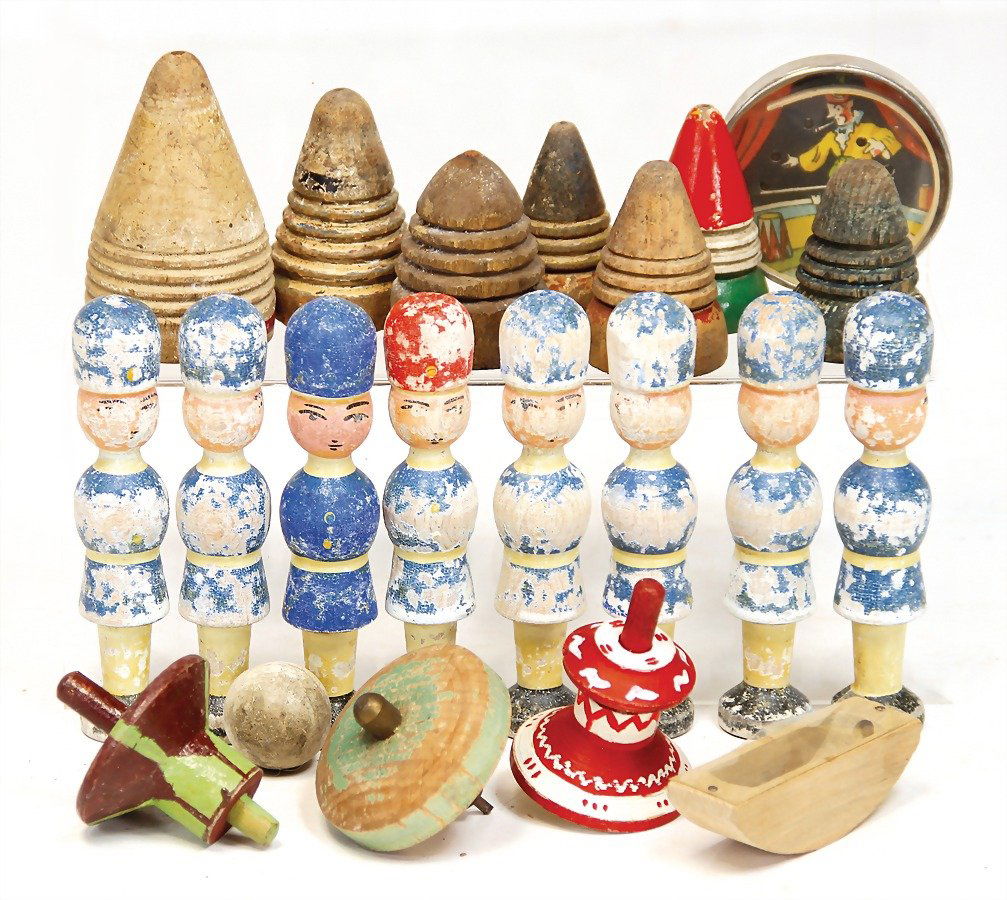 Konv. Holzkreisel, Geduldsspiele, 1 Kegelspiel (1 of 1)