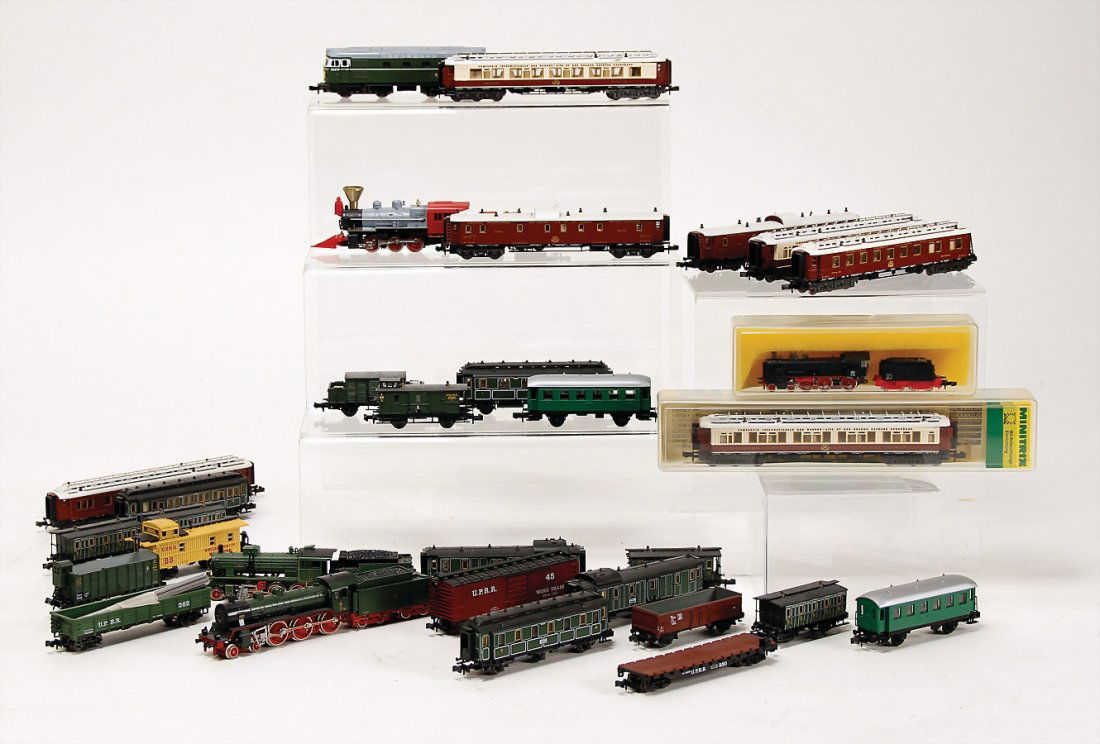 TRIX Konv., 4 Schlepptenderloks, diverse Personen- u. (1 of 1)