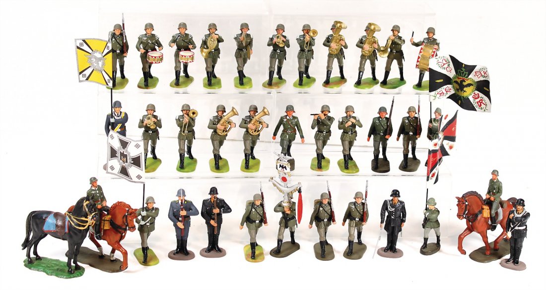 ELASTOLIN Kunststofffiguren, marschierend u. Musiker, (1 of 1)