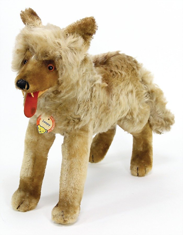 STEIFF "Loopy" wolf, with button and chest (1 of 1)