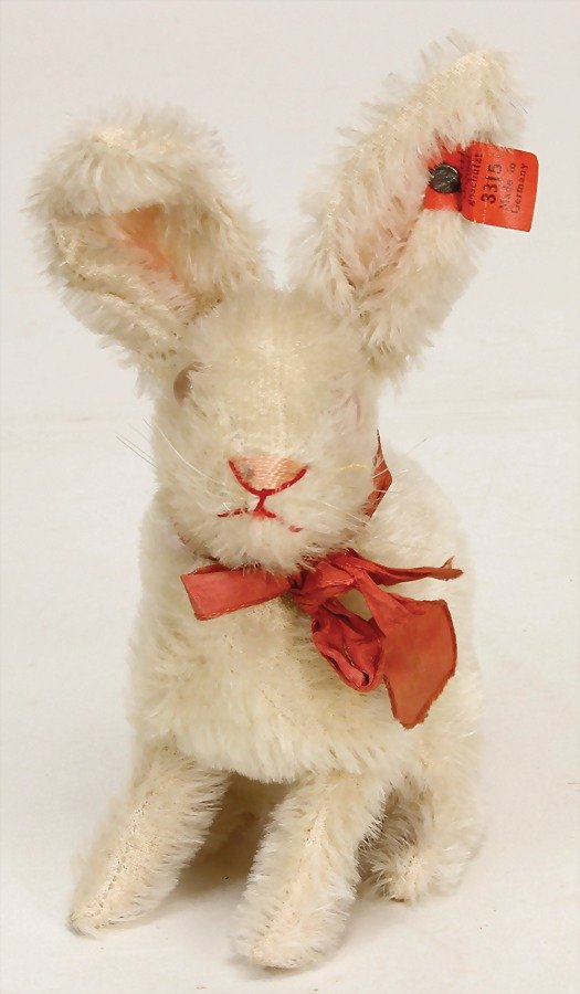 STEIFF hare, c. 1930, with button and red cloth tag (1 of 2)