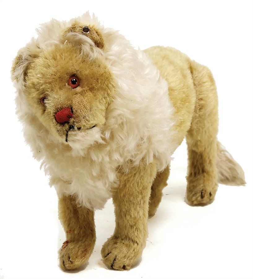 STEIFF lion, 5-fold jointed, pre-war era, with button, (1 of 2)