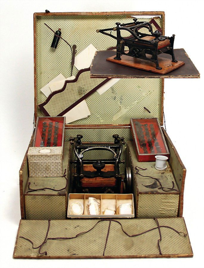 DAMO drive model for a steam engine, printing press,