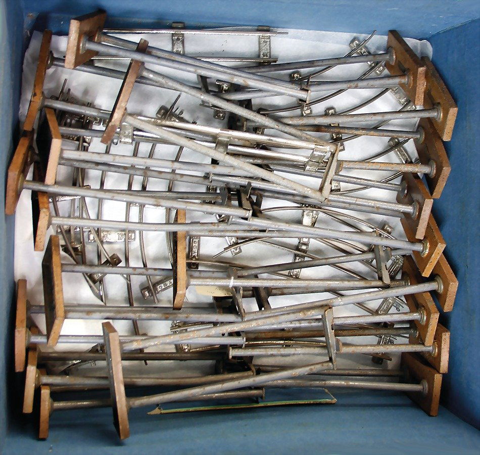 MÄRKLIN elevated railway system, 21 supports and (1 of 2)