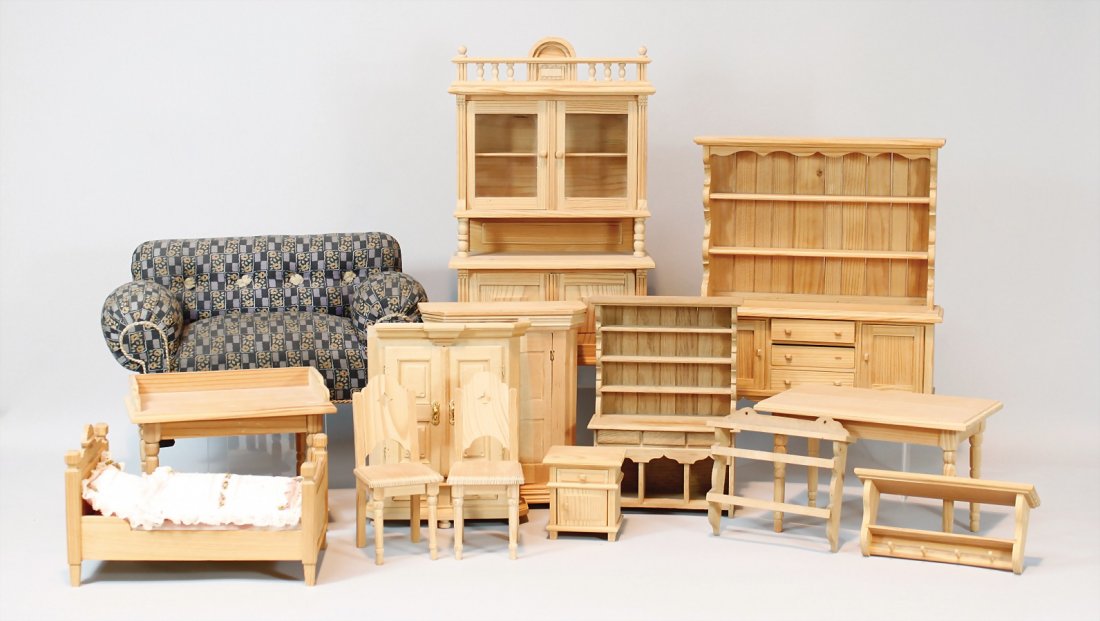 Konv. Puppenstubenmobiliar, 2 Schlafzimmerschrä (1 of 1)