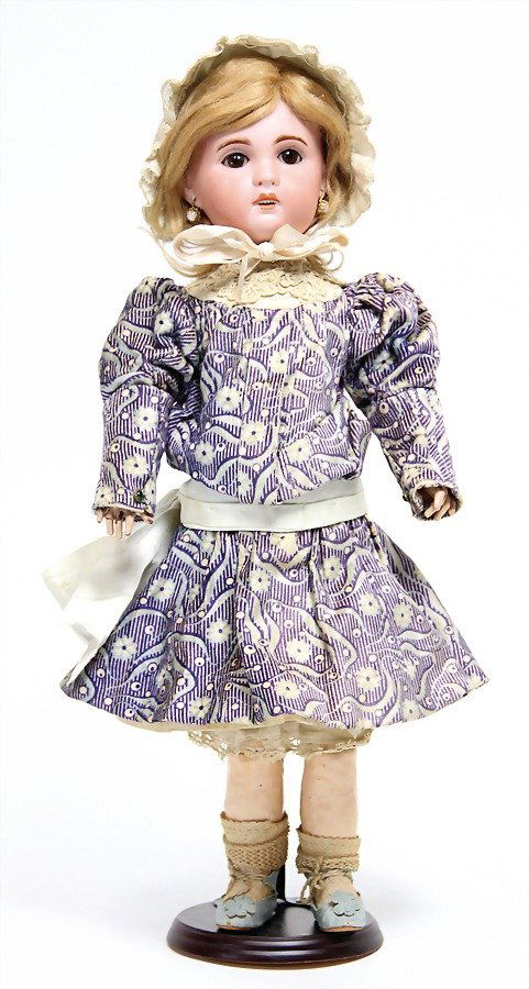 Porzellankopf-Puppe, gem. 1907, braune Schlafaugen, (1 of 1)