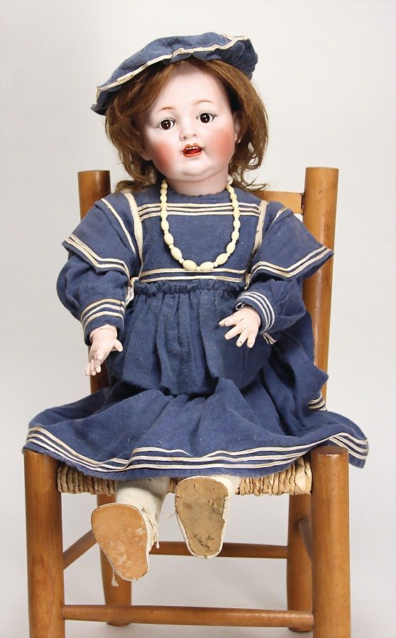 Porzellankopf-Puppe, gem. 12, braune Schlafaugen, off. (1 of 1)