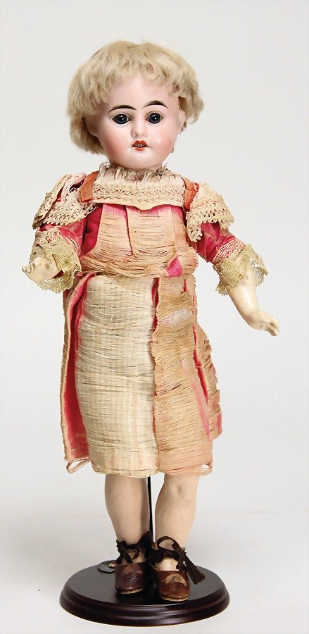 Porzellankopf-Puppe, gem. 9, Haarriss von der Kopfkrone (1 of 1)