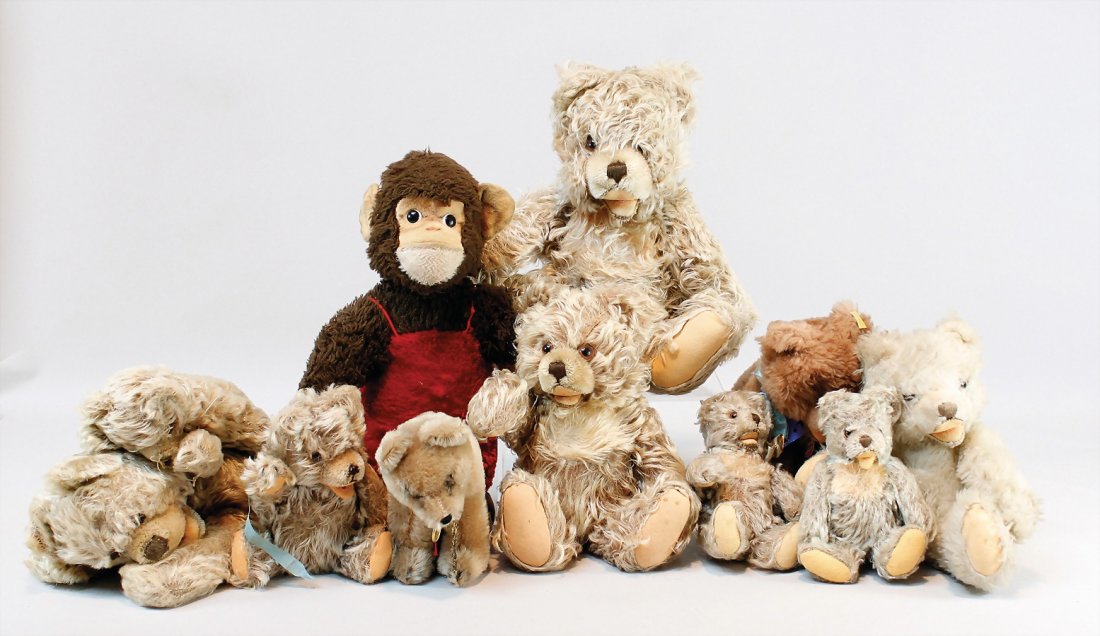 26 Plüschbären, Steiff, Hermann, u. andere,: 26 Plüschbären, Steiff, Hermann, u. andere, alles bespielt, teilw. noch mit Knopf, bitte besichtigen German Description 26 Plüschbären, Steiff, Hermann, u. andere, alles bespielt, 