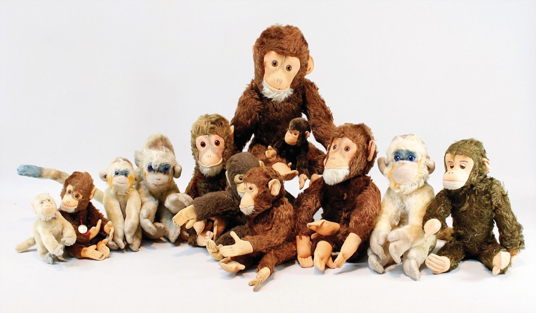 Konv. 28 Plüschaffen, meist Steiff, Hermann u. (1 of 1)
