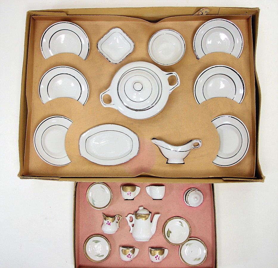 Puppen-Speiseservice, Porzellan mit Silberrand, (1 of 1)